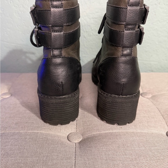 B.O.C Women's Combat Boots - Picture 3 of 6